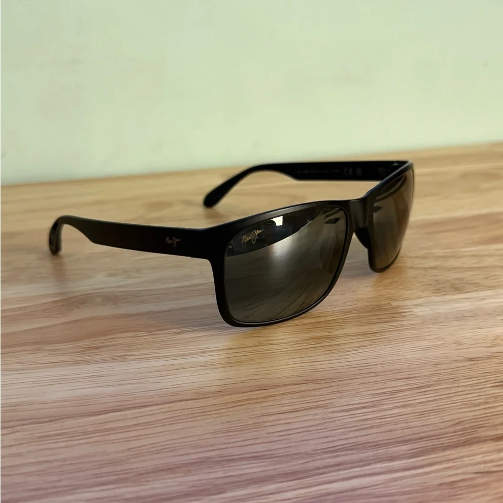 Maui Jim Red Sands Polarized Black Sunglasses - Picture 3 of 15